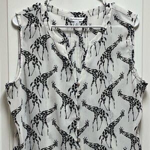 Animal Print XL Button Down Sleeveless Giraffe Print Blouse Pleated on Back